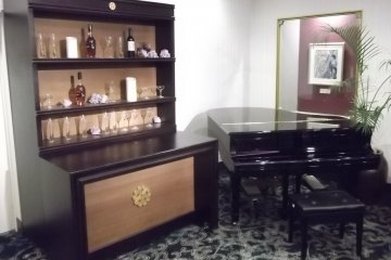 <p>Some of the decor I found while I was exploring the hotel</p>
