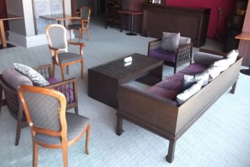 <p>There are lots of places to sit and relax</p>