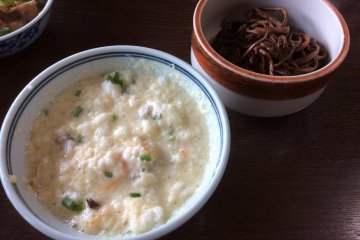 <p>Beautiful gojiru (smashed soybean soup)&nbsp;</p>
