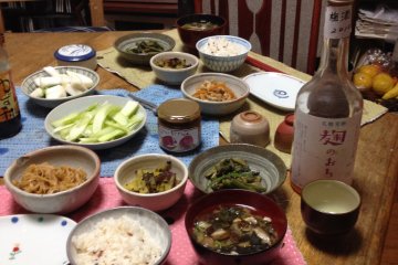 <p>Some hosts will go over and above what is expected of them to make you feel welcome, for example by providing home-cooked food such as this delicious dinner.</p>