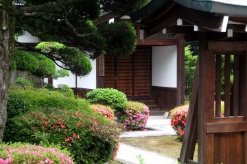 <p>A shrine is located on the south side of the castle grounds</p>