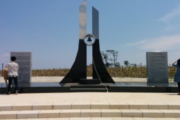 <p>The cenotaph</p>