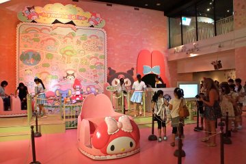 <p>The My Melody ride "Mymeroaddrive" is so kawaii</p>