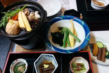 <p>The mountain vegetables cuisine option is full of nutrients and flavor</p>