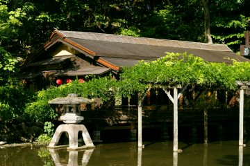 <p>Rumah minum teh nan indah.</p>
