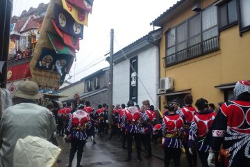 <p>Pulling the float around a corner</p>