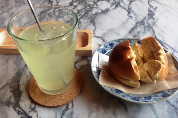 <p>Bagels with Hassaku cordial, from a citrus born of mandarins and grapefruit.&nbsp;</p>