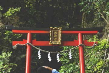 <p>A full view of that small shrine</p>