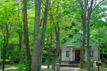 <p>The Kyu-Karuizawa Hotel pre-renovation</p>