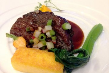 Beef cheek with red wine reduction and polenta, infused with butter and truffle oil. The highlight for me was the pumpkin cream, superbly smooth with a touch of sweetness.