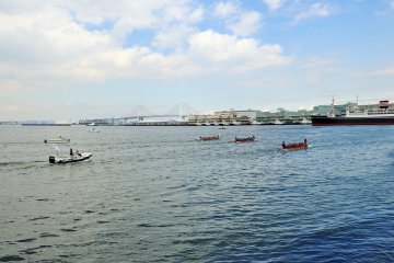 <p>There is so much to see and do in the area near the races &ndash; have lunch in Chinatown, take a 'Sea Bass' cruise, shop in the red brick warehouses... &nbsp;Visit and make a day of it!</p>