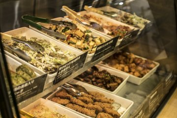 <p>Don't they make your mouth water? The dishes are displayed prominently at the counter, and you can pick them as you see them.</p>