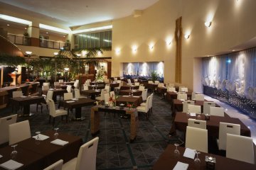 <p>Prashanti restaurant inside Hotel Pearl City Kobe</p>
