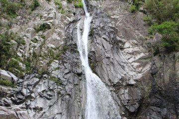 La cascade de Nunobiki, un endroit naturel situé près de la station Shin-Kobe