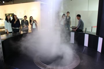 <p>Le laboratoire &agrave; tornades, que les visiteurs peuvent g&eacute;n&eacute;rer eux-m&ecirc;mes</p>