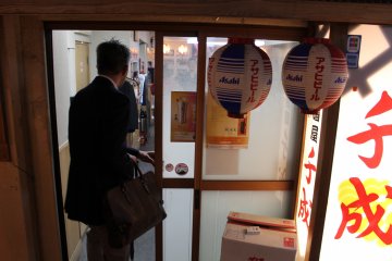 <p>The smell of food was too much for this man so in he goes&nbsp;</p>