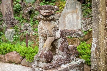 <p>A `Koma-Inu`, or Guardian dog</p>