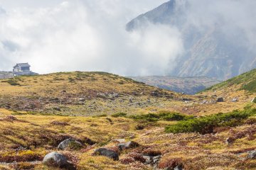 <p>The hike usually begins at 2450 meter Murodo Valley</p>