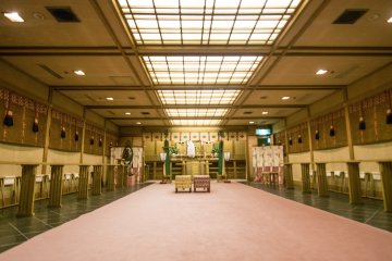 <p>This Shinto shrine (1F) can be found within Grand Hotel Hamamatsu, providing for Japanese couples who prefer this option.</p>