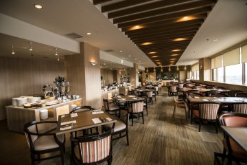 <p>The newly opened restaurant Rochester provides all day buffet dining in a chic, stylish setting.</p>