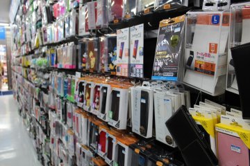 <p>Many phone cases with quirky anime and manga designs&nbsp;</p>