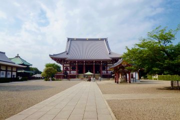 <p>Ota Ward's top sightseeing spot, Ikegami Honmonji is a impressive temple that holds a large number of interesting events.</p>