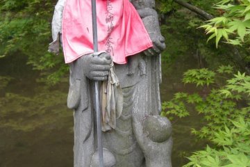 Jizo bodhisattva with children