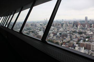 <p>The observation deck provides a near 360 view of Tokyo</p>