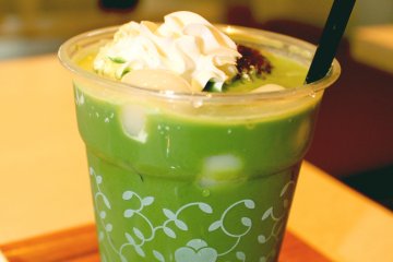 Kafe Nana's Green Tea