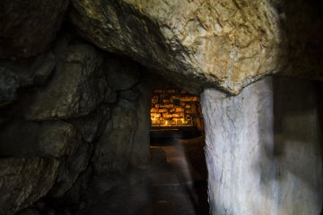 <p>The entryway to the chamber of Ana-Daishi. It is kind of spooky, and you have to crouch to enter.</p>