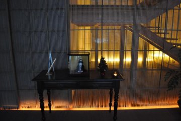 From the main lobby to the staircase