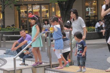 <p>LaLaport is a prime destination for families and little children as well...</p>