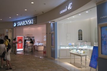 <p>...to high-class jewelry.</p>
