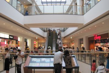 <p>The open ceiling architecture gives the mall a spacious feel</p>