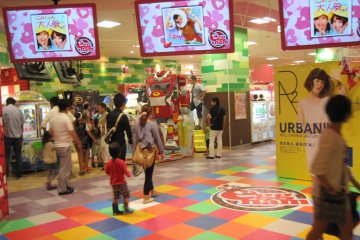 <p>...with arcades...</p>