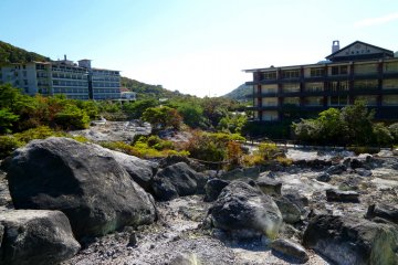 <p>The hot springs water is good for treating rheumatism and diabetes.</p>