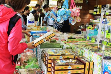 <p>The market by the ponds has a lot to offer.</p>