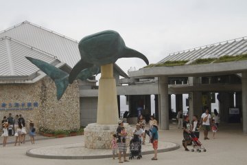 <p>A large whale shark statue at the main entrance of the aquarium.&nbsp;</p>
