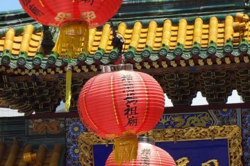 <p>ไชน่าทาวน์เป็นสถานที่เลื่องชื่อที่สุดอีกแห่งหนึ่งในบริเวณนี้</p>