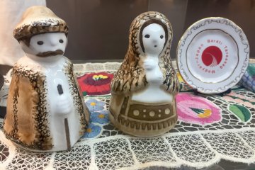 <p>Those couple of figurines was so cute!</p>