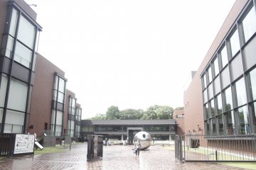 <p>The entrance to the museum in Ueno Park.</p>