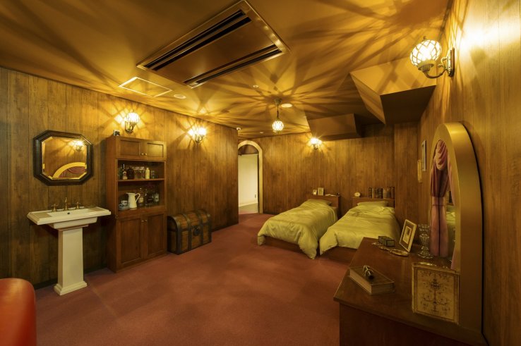 Inside the Thousand Sunny, you will discover the daily life of your favorite pirates crew!