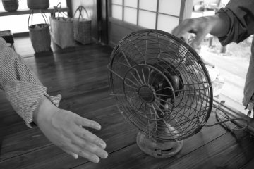 <p>The antique fan still works</p>