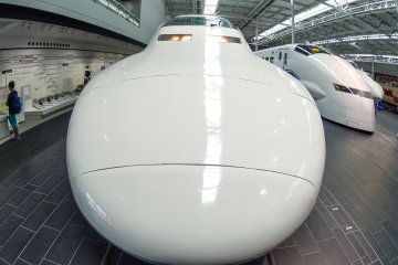 <p>The front of a shinkansen train in the main hall &nbsp;</p>