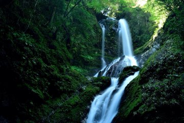 <p>Si air terjun perempuan</p>