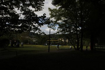 <p>Children playing in&nbsp;Yagasaki Park.</p>