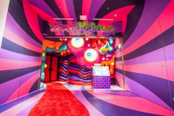 Welcome to Kawaii Monster Caf&eacute;... enter if you dare... and if you're prepared for sensory overload and amazing food...