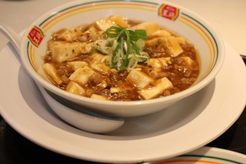 <p>Tofu and meat sauce</p>