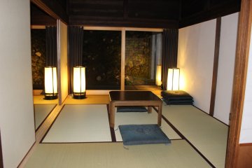 <p>Tatami rooms</p>