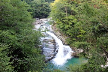 <p>The Odai no Taki Waterfall is just one piece of Totsukawa-mura's glorious scenery</p>